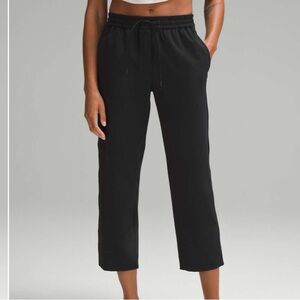 Lululemon Tapered leg mid rise crop 25”